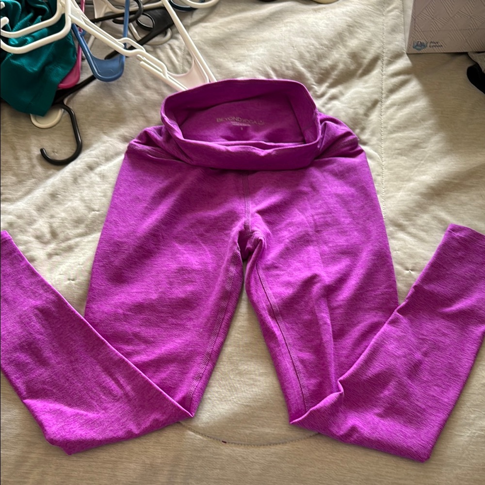 Beyond Yoga Purple Stretch Leggings